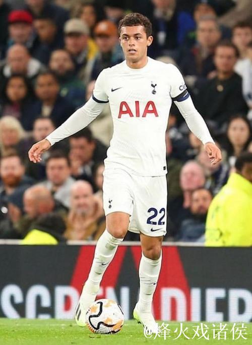 电讯报：水晶宫有意冬窗抄底买布伦南-约翰逊，热刺态度不明